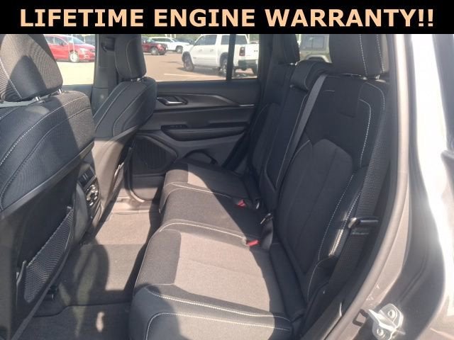 2025 Jeep Grand Cherokee Laredo X 4x4