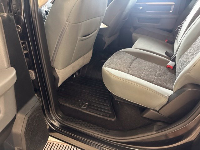 2018 RAM 1500 Big Horn Crew Cab 4x4 5'7" Box