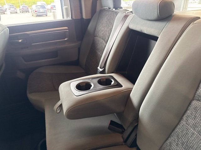 2018 RAM 1500 Big Horn Crew Cab 4x4 5'7" Box