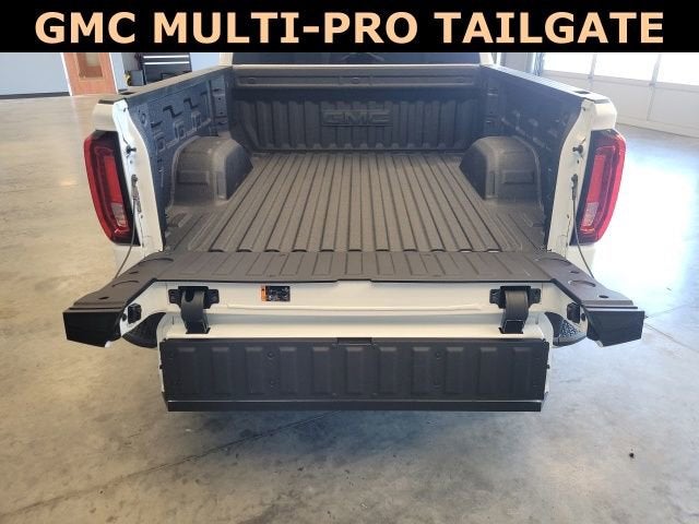 2026 GMC Sierra 1500 SLT - Photo 11