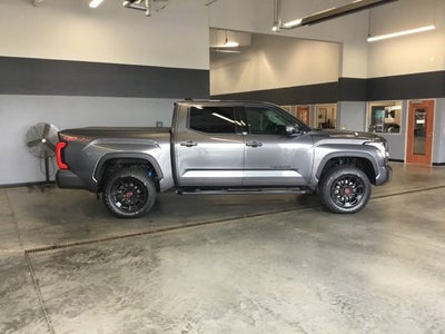 2022 Toyota Tundra 4WD SR5