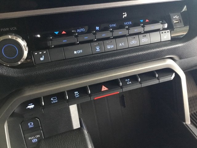 2022 Toyota Tundra 4WD SR5