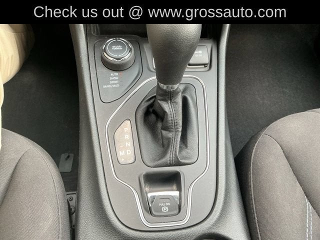 2022 Jeep Cherokee Sport