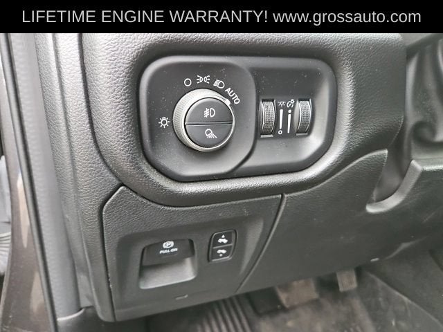 2023 RAM 1500 Laramie Crew Cab 4x4 5'7" Box