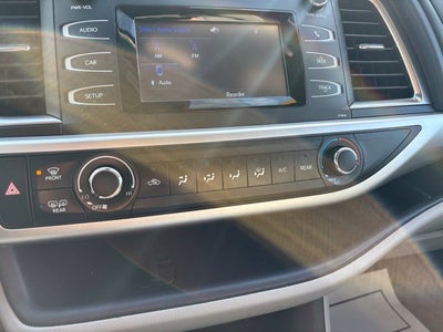 2019 Toyota Highlander LE